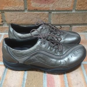 Clarks Wave Walk Bronze Leather Lace Up Walking Sneakers size 10